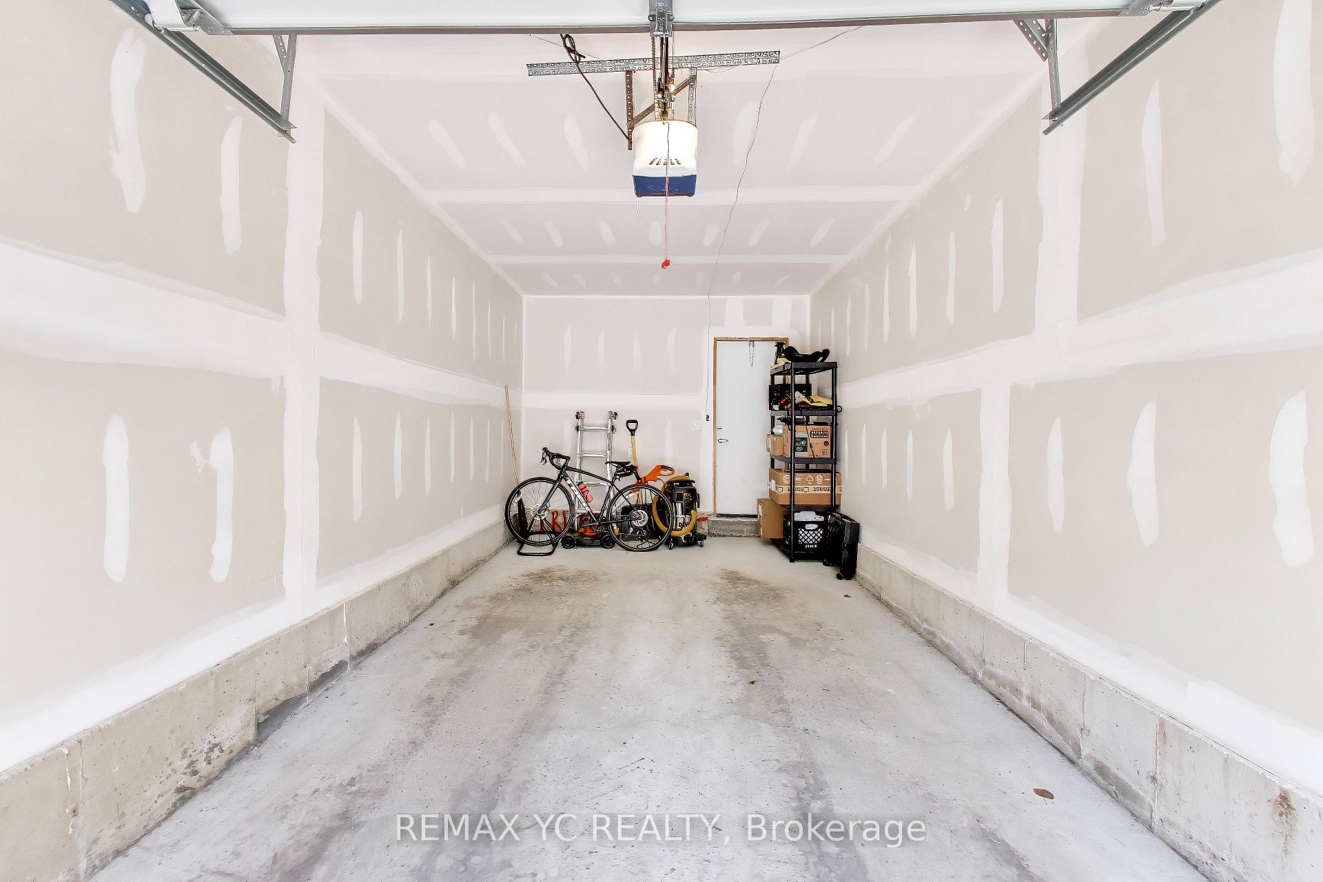 Photo 41 of 18 Deep Roots Terrace, Toronto, Englemount-Lawrence — HOMEH