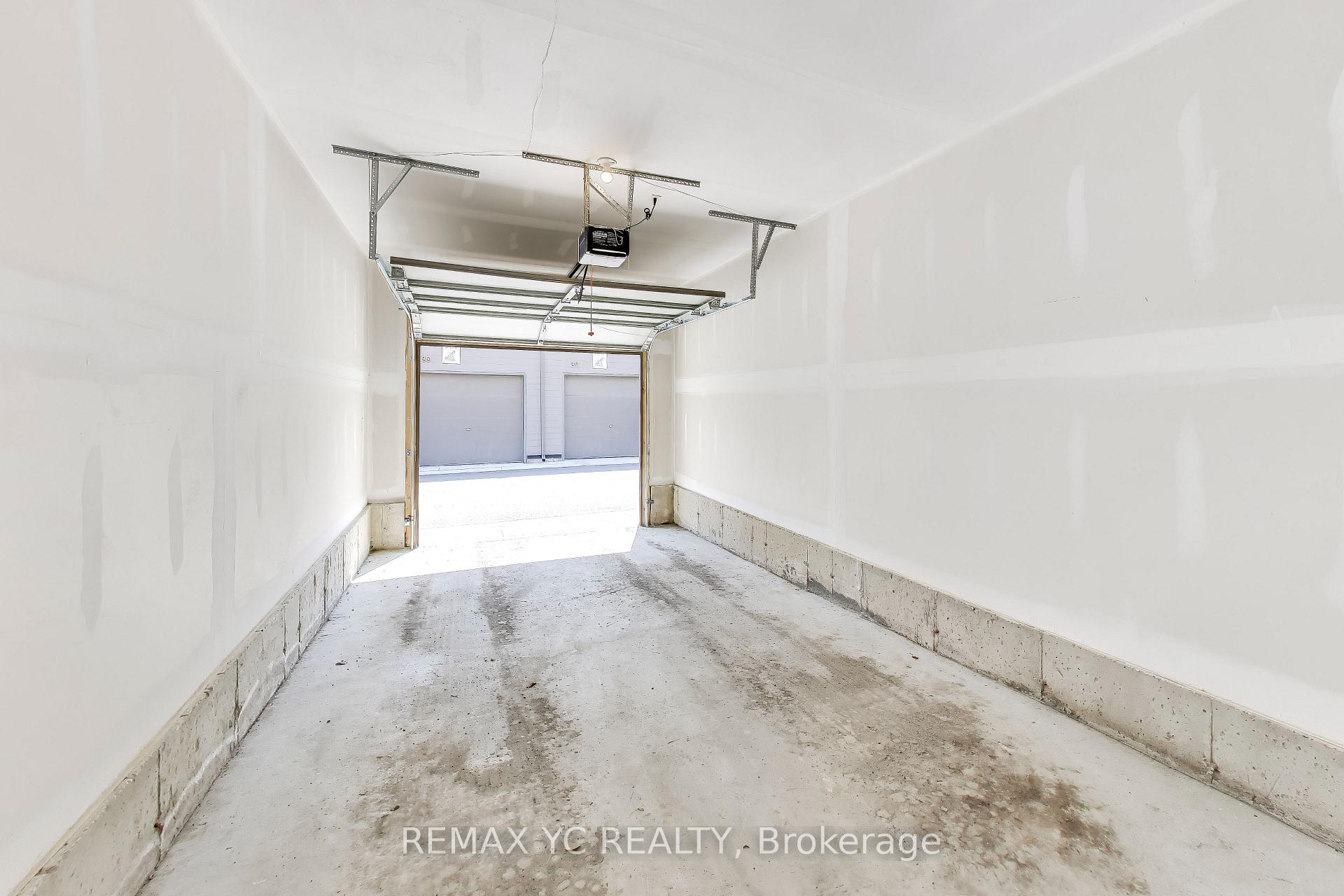 Photo 42 of 18 Deep Roots Terrace, Toronto, Englemount-Lawrence — HOMEH