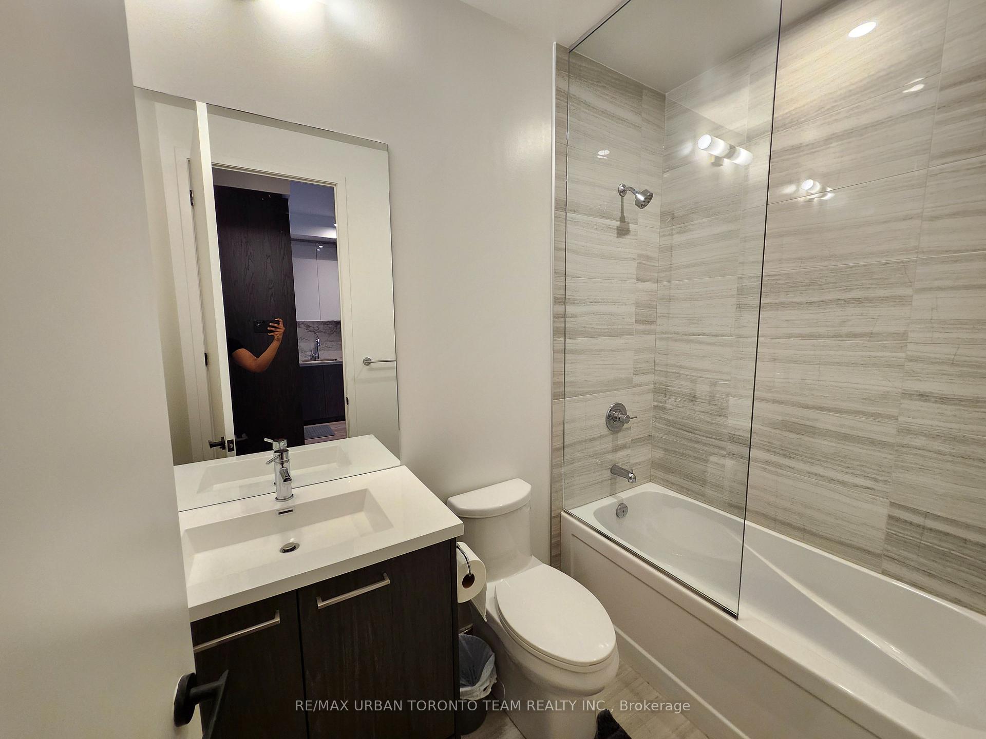 Photo 6 of Unit 206, 28 Interchange Way, Vaughan, Vaughan Corporate Centre — HOMEH