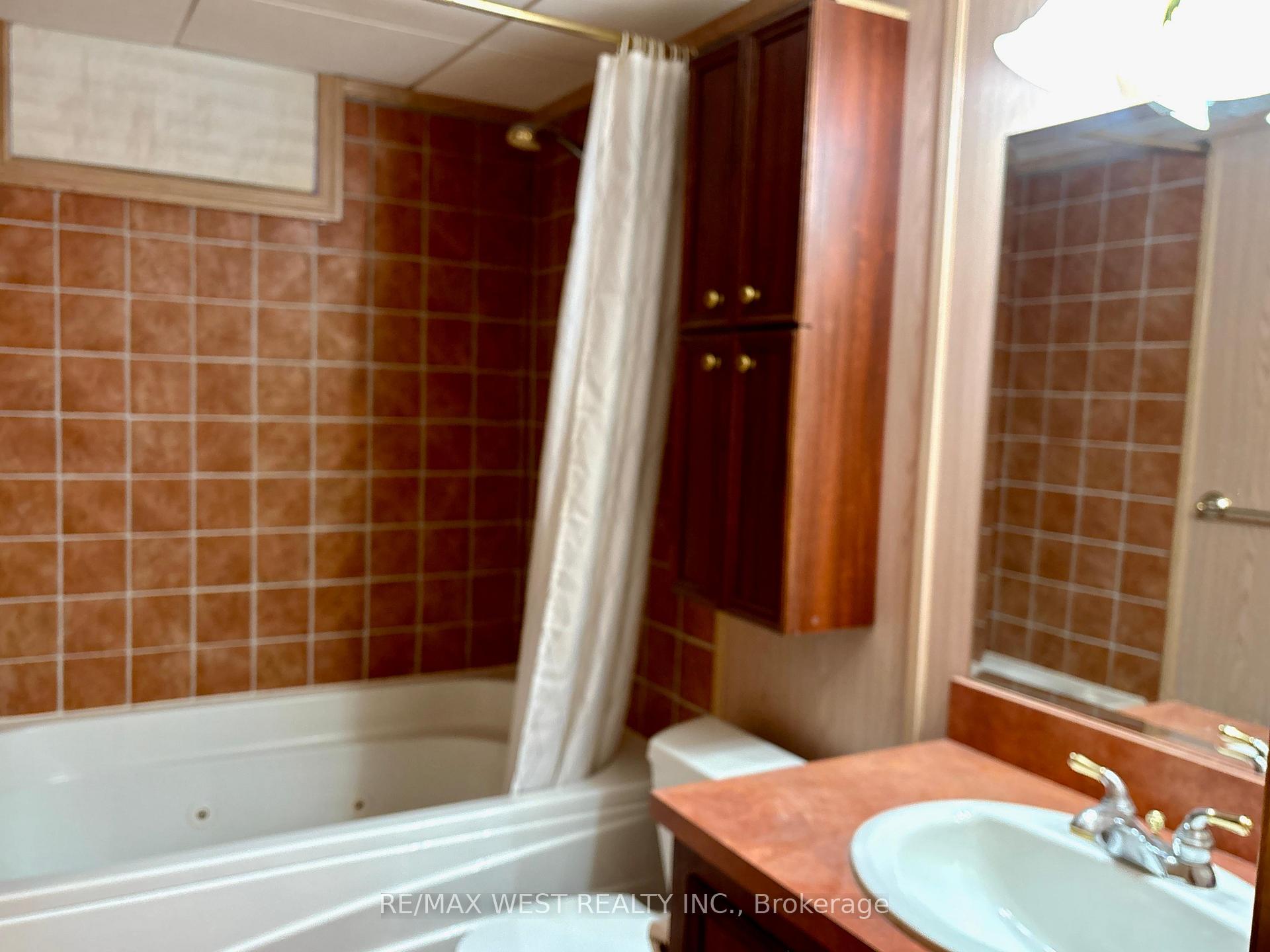 Photo 16 of 463 Hewitt Circle, Newmarket, Summerhill Estates — HOMEH