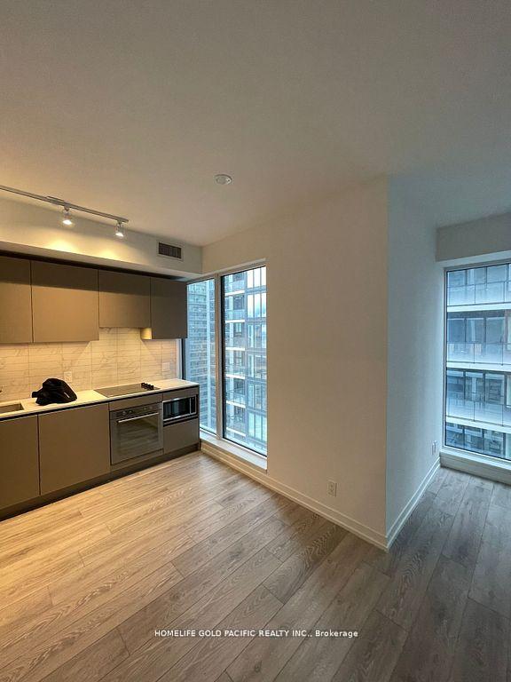 Photo 6 of Unit 3306, 55 Mercer Street, Toronto, Waterfront Communities — HOMEH