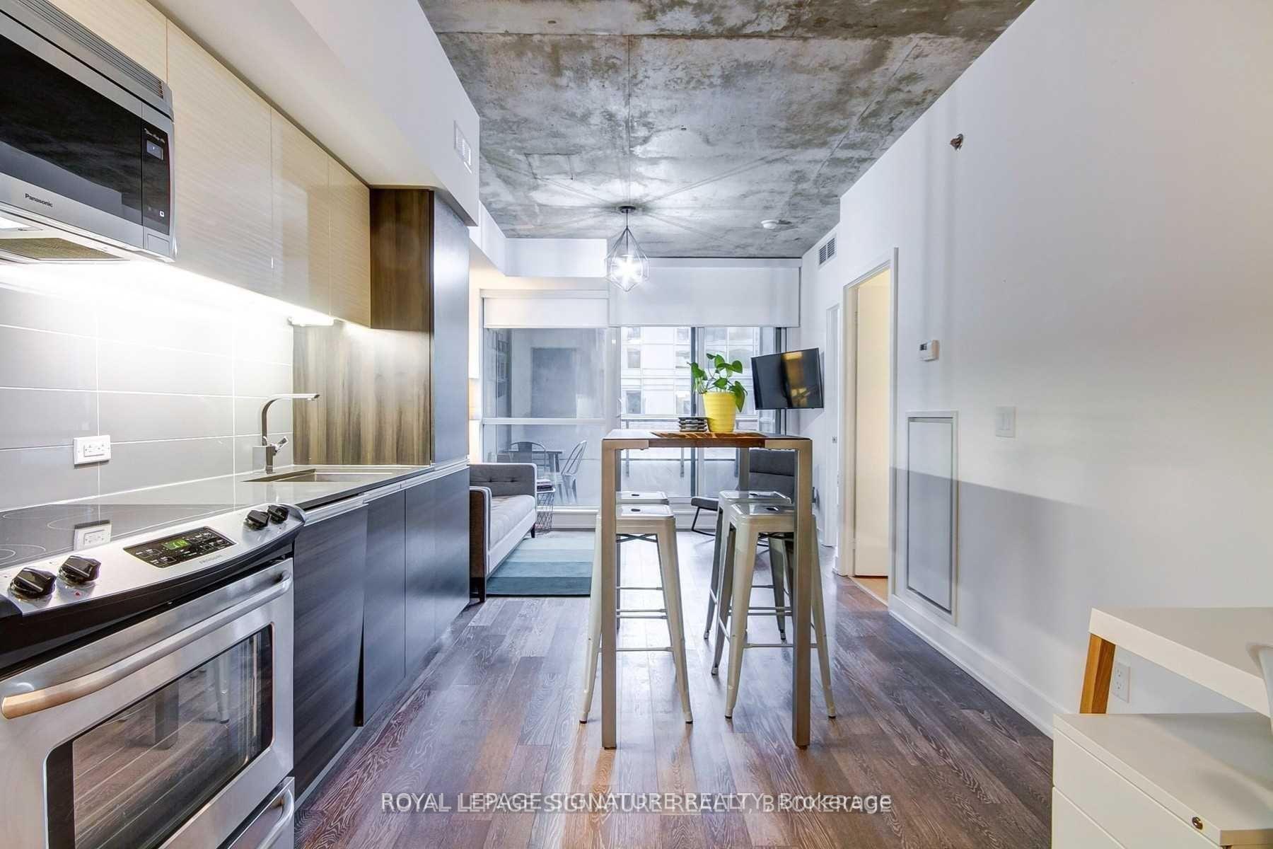 Photo 3 of Unit 704, 20 Minowan Miikan Lane, Toronto, Little Portugal — HOMEH