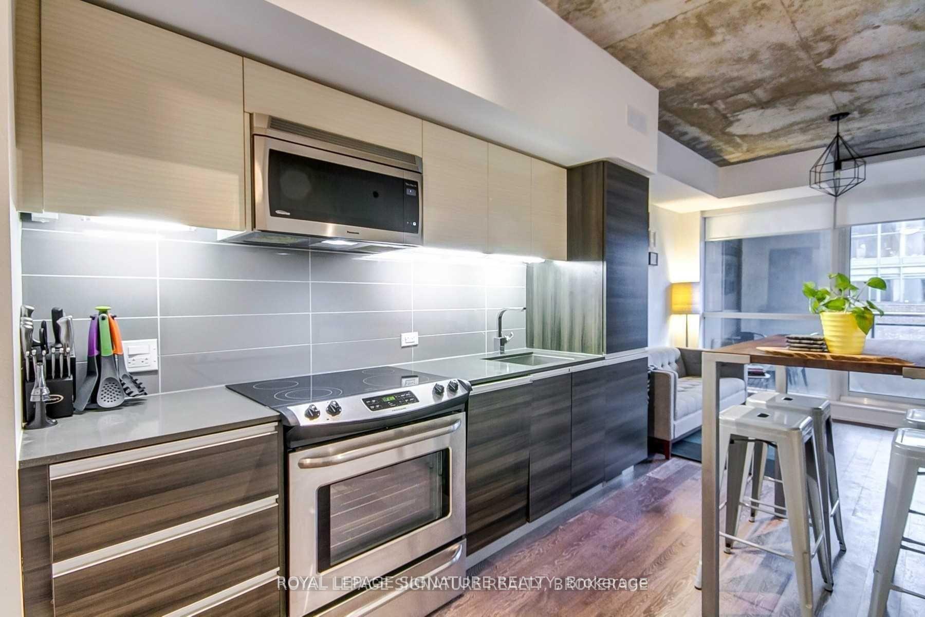 Photo 9 of Unit 704, 20 Minowan Miikan Lane, Toronto, Little Portugal — HOMEH