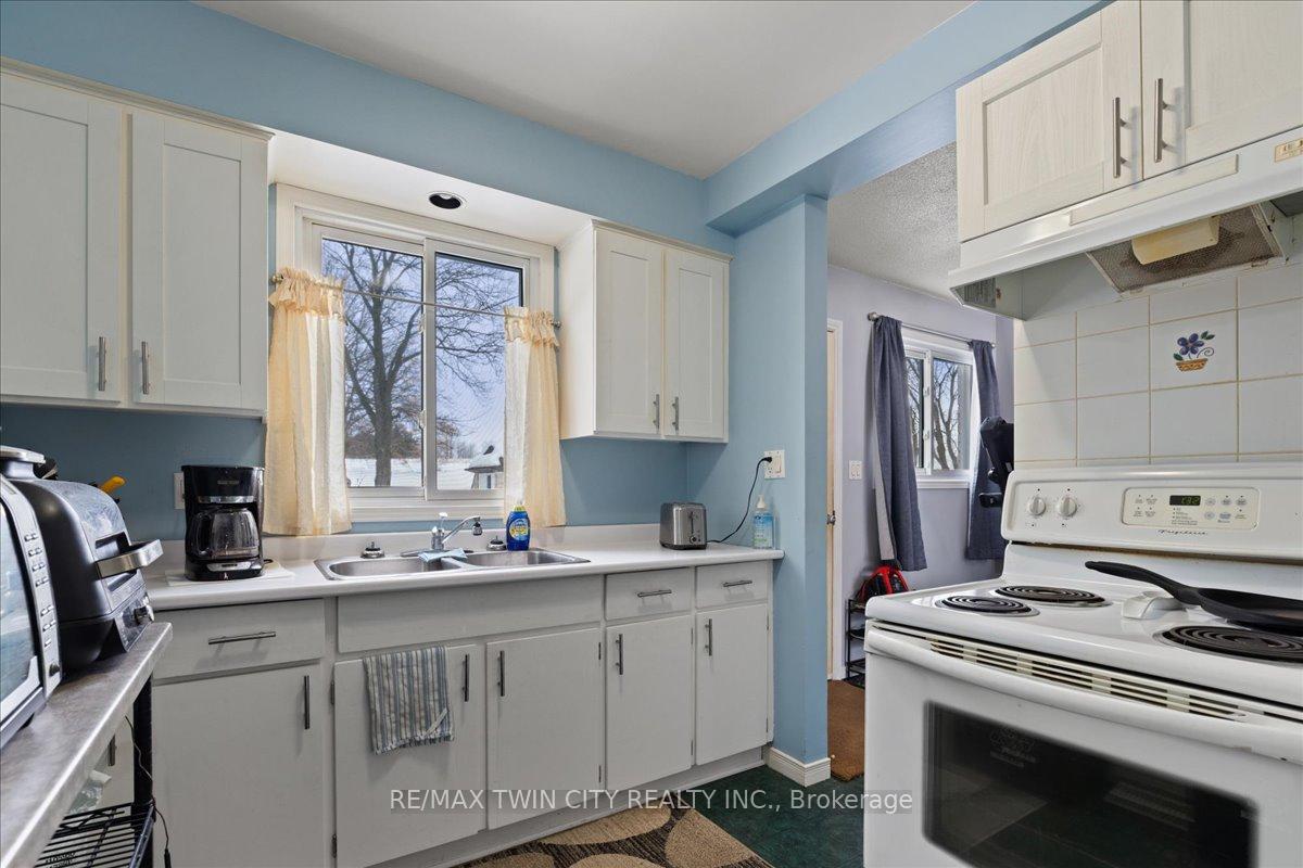 Photo 6 of 85 Elm Street, Norfolk, Simcoe — HOMEH