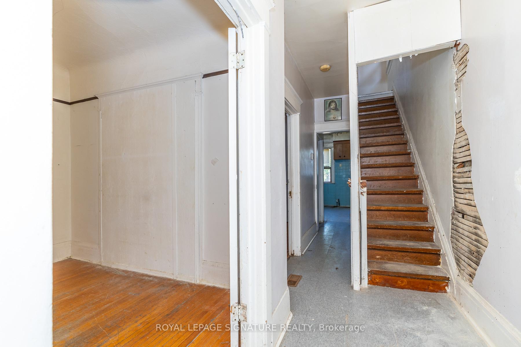 Photo 5 of 290 Margueretta Street, Toronto, Dufferin Grove — HOMEH