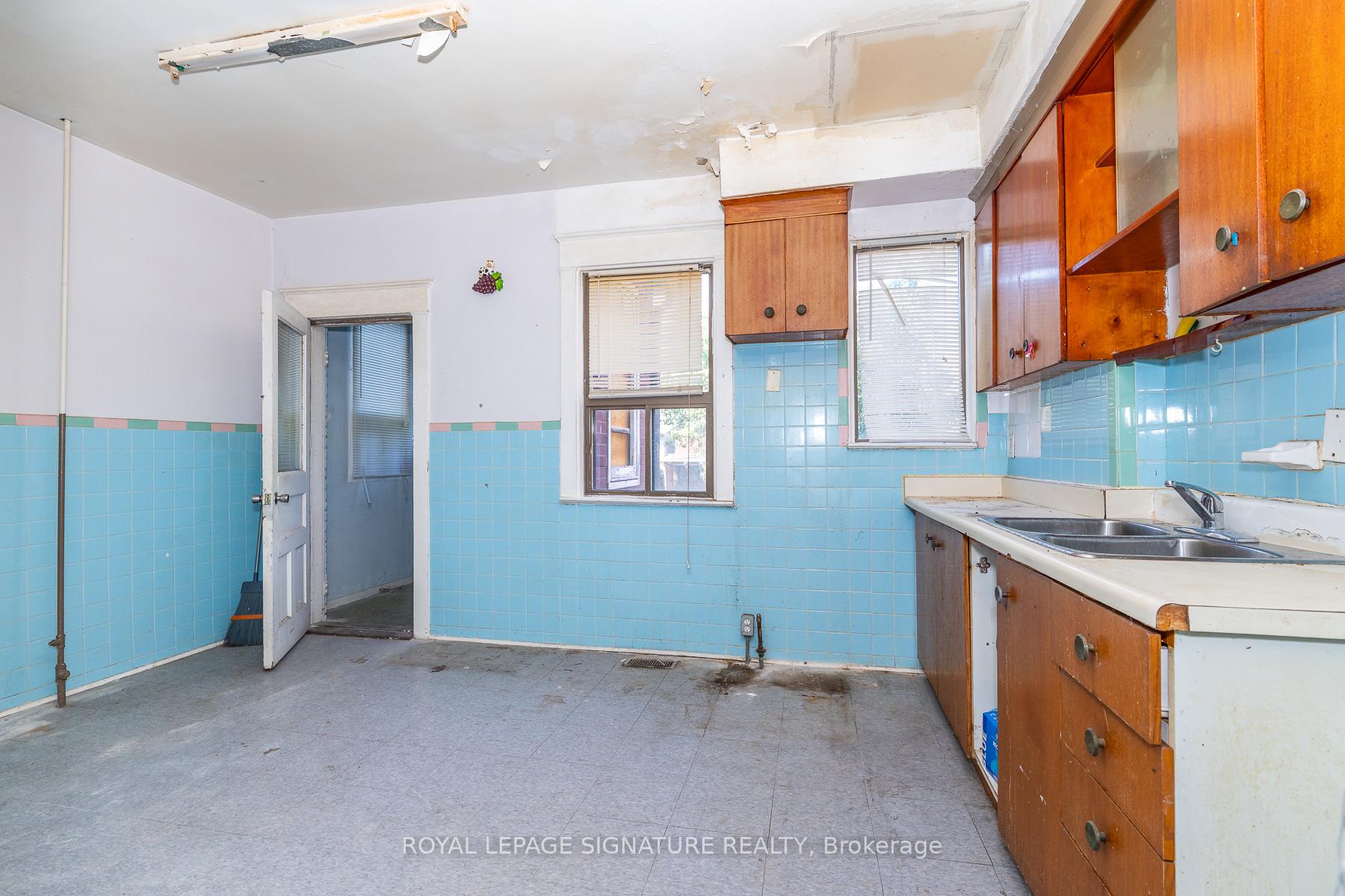 Photo 11 of 290 Margueretta Street, Toronto, Dufferin Grove — HOMEH