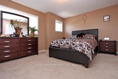 Photo 6 of 211 Drummond(main & Second floor) Drive, Vaughan, Maple — HOMEH