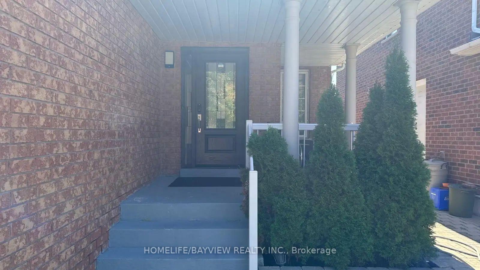 Photo 10 of 211 Drummond(main & Second floor) Drive, Vaughan, Maple — HOMEH