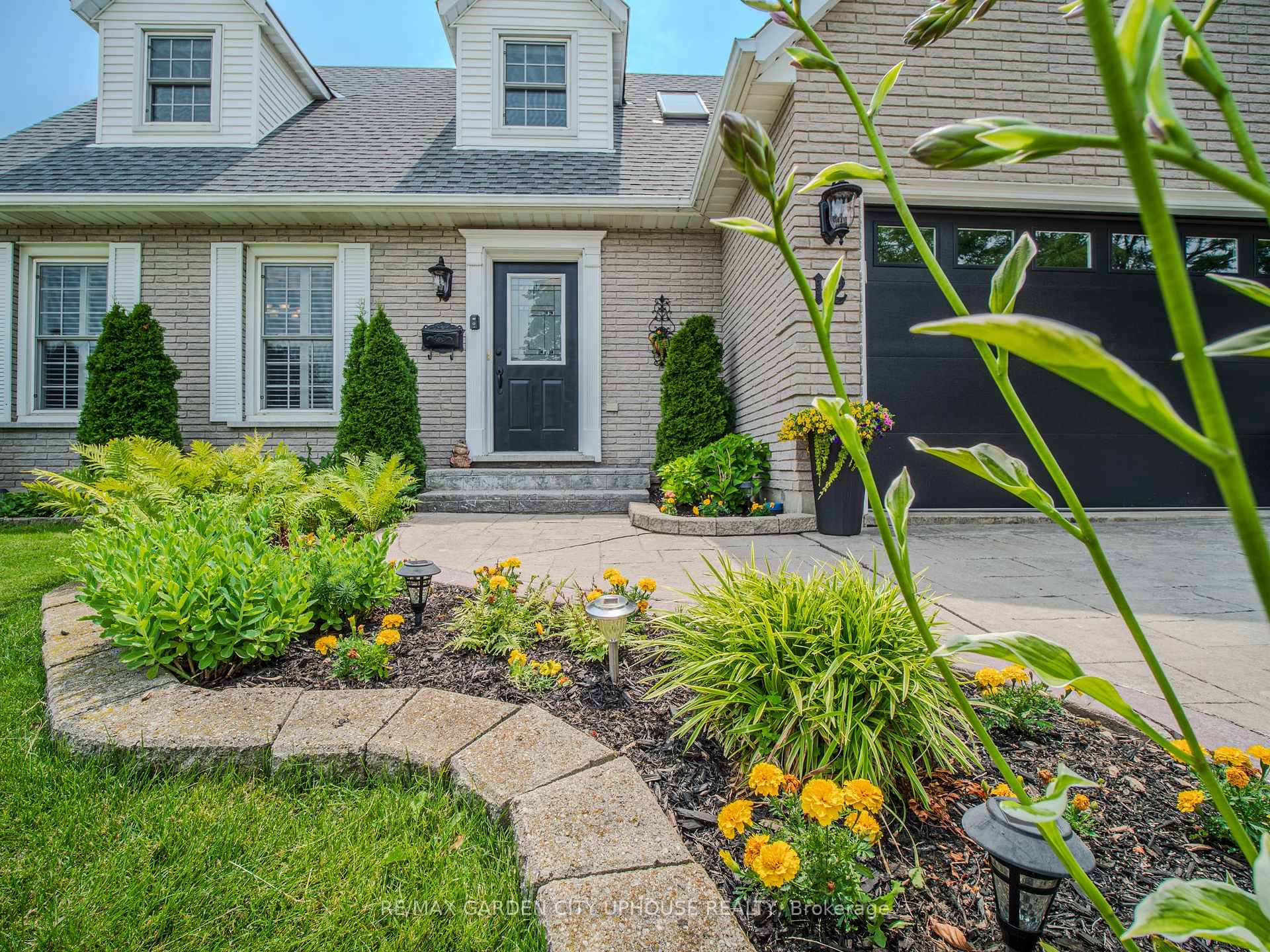 Photo 5 of 12 Foxhill Crescent, St. Catharines, Rykert/Vansickle — HOMEH