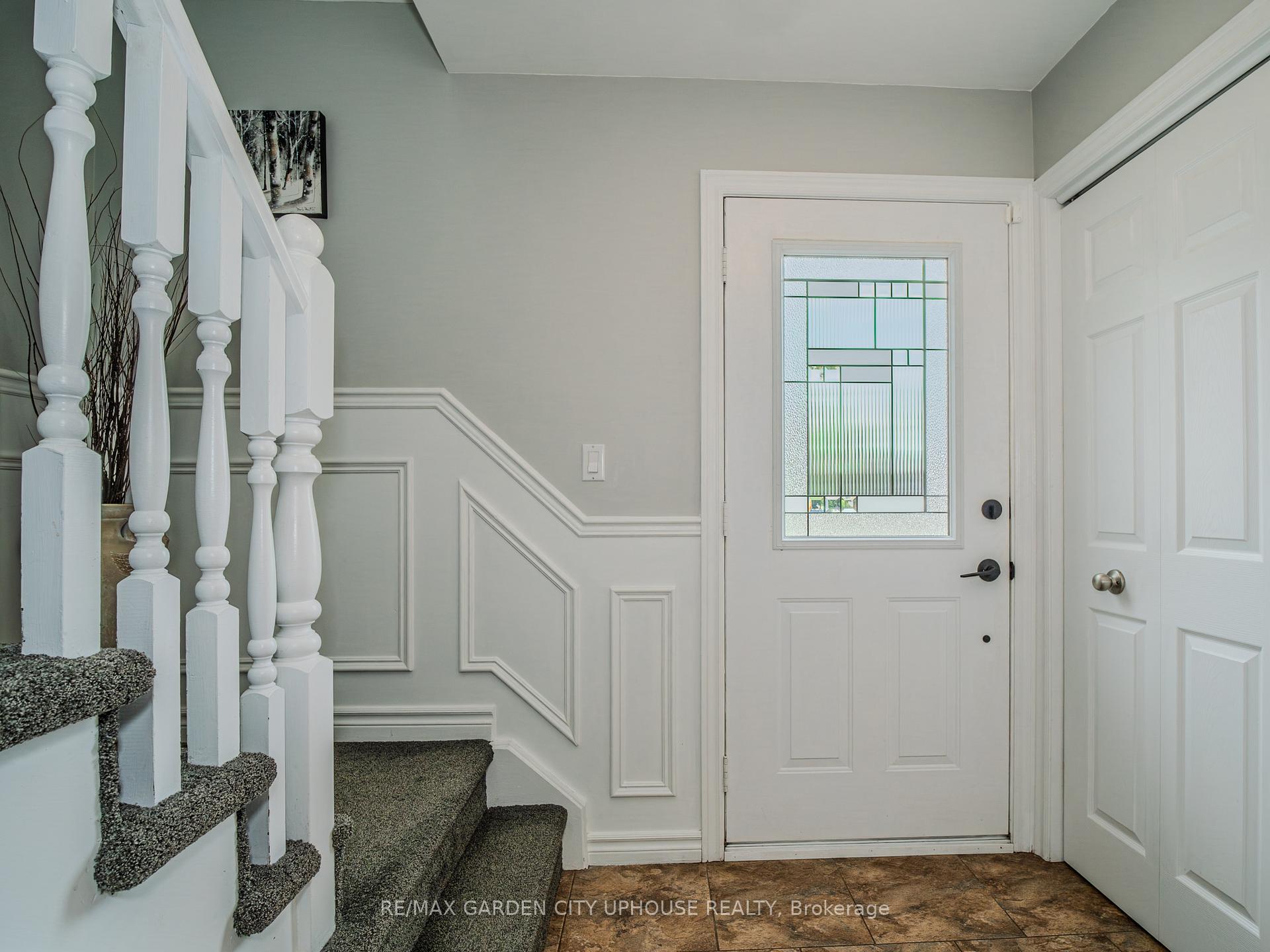 Photo 6 of 12 Foxhill Crescent, St. Catharines, Rykert/Vansickle — HOMEH