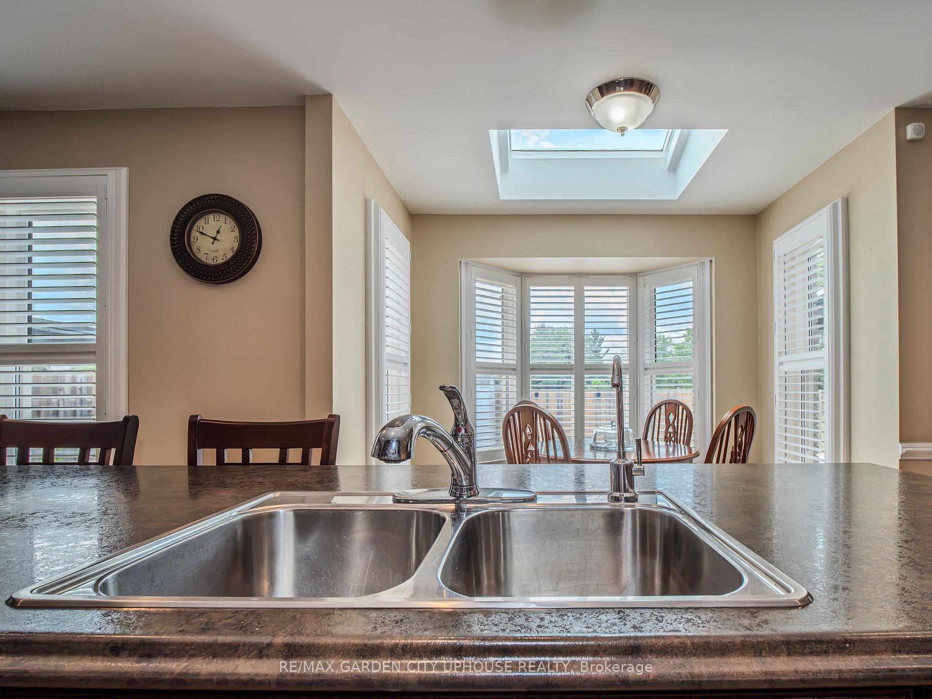 Photo 13 of 12 Foxhill Crescent, St. Catharines, Rykert/Vansickle — HOMEH