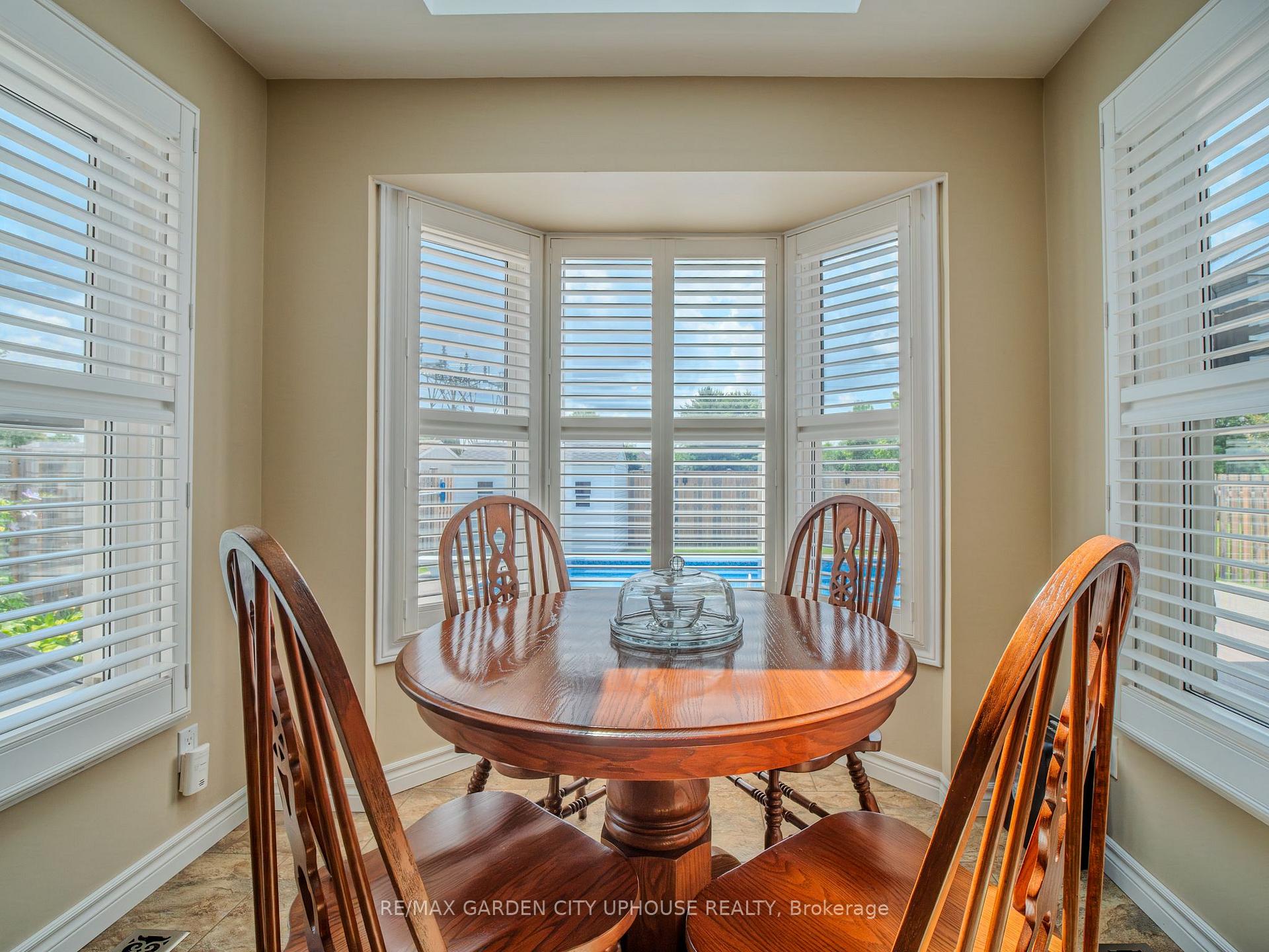 Photo 14 of 12 Foxhill Crescent, St. Catharines, Rykert/Vansickle — HOMEH