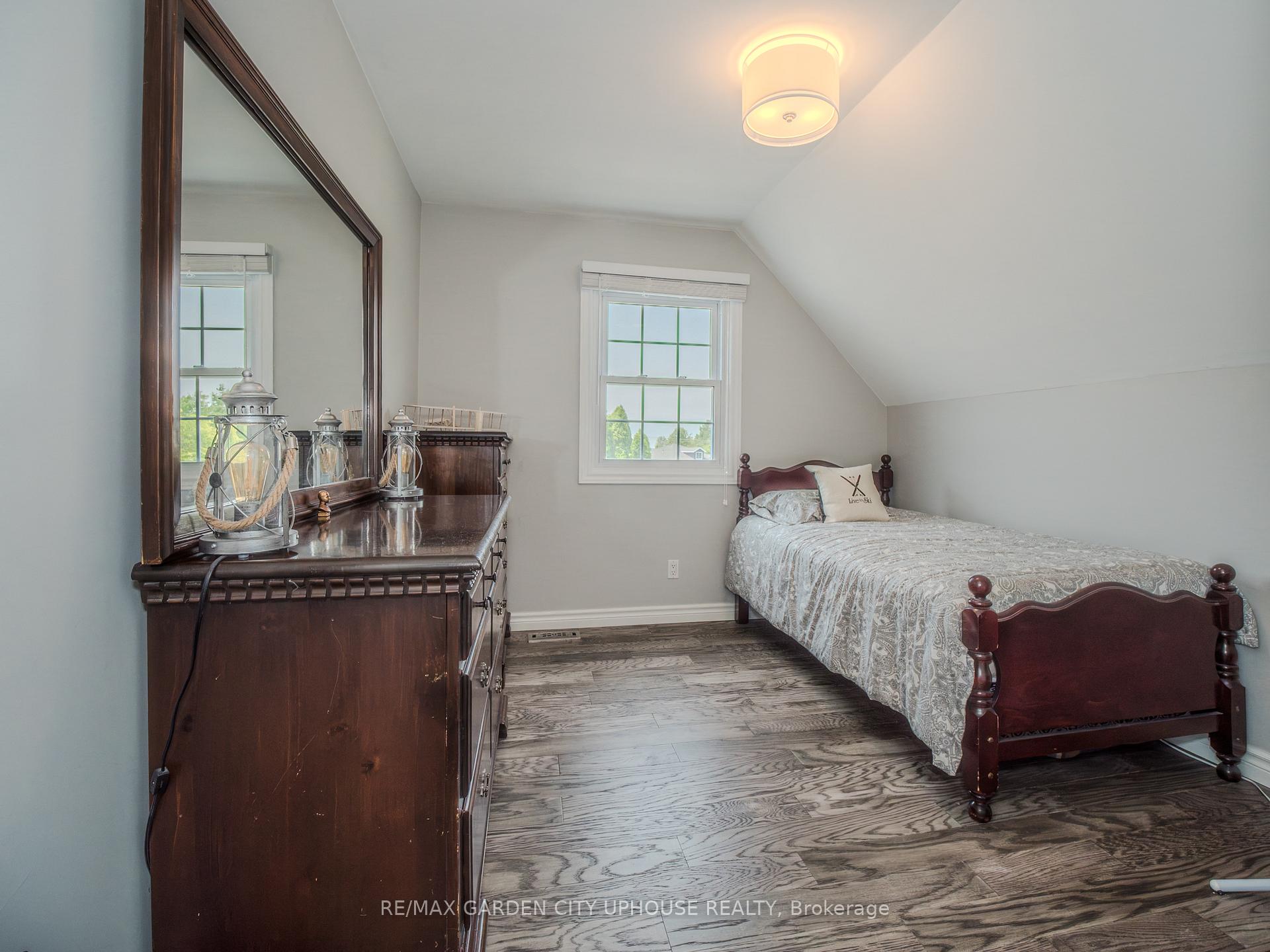 Photo 18 of 12 Foxhill Crescent, St. Catharines, Rykert/Vansickle — HOMEH
