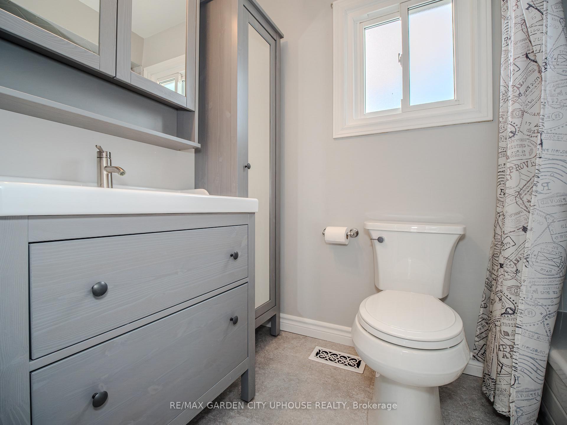 Photo 23 of 12 Foxhill Crescent, St. Catharines, Rykert/Vansickle — HOMEH