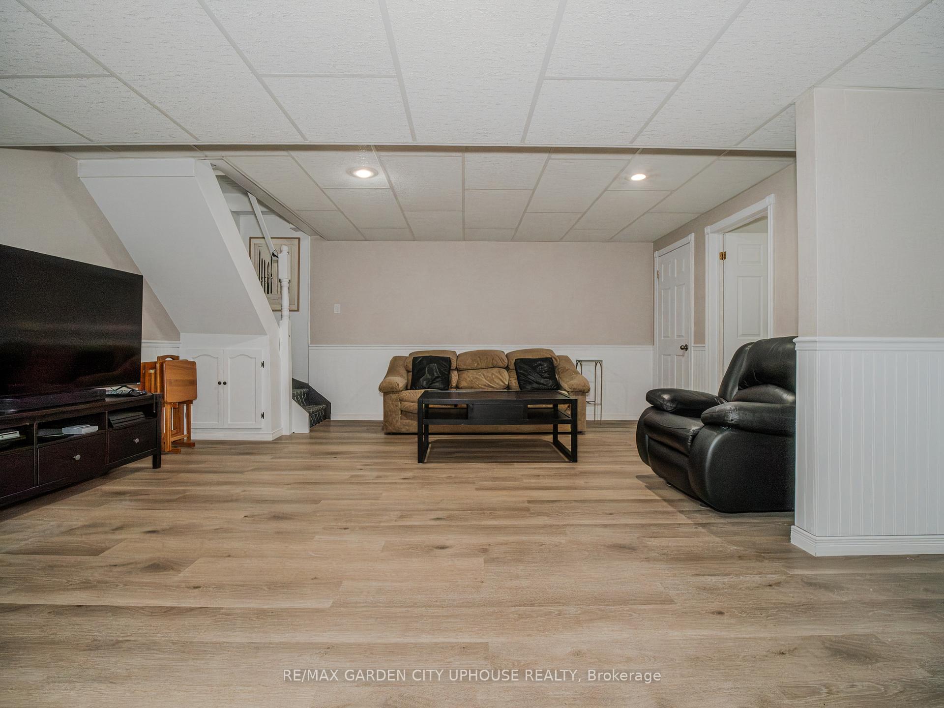 Photo 27 of 12 Foxhill Crescent, St. Catharines, Rykert/Vansickle — HOMEH