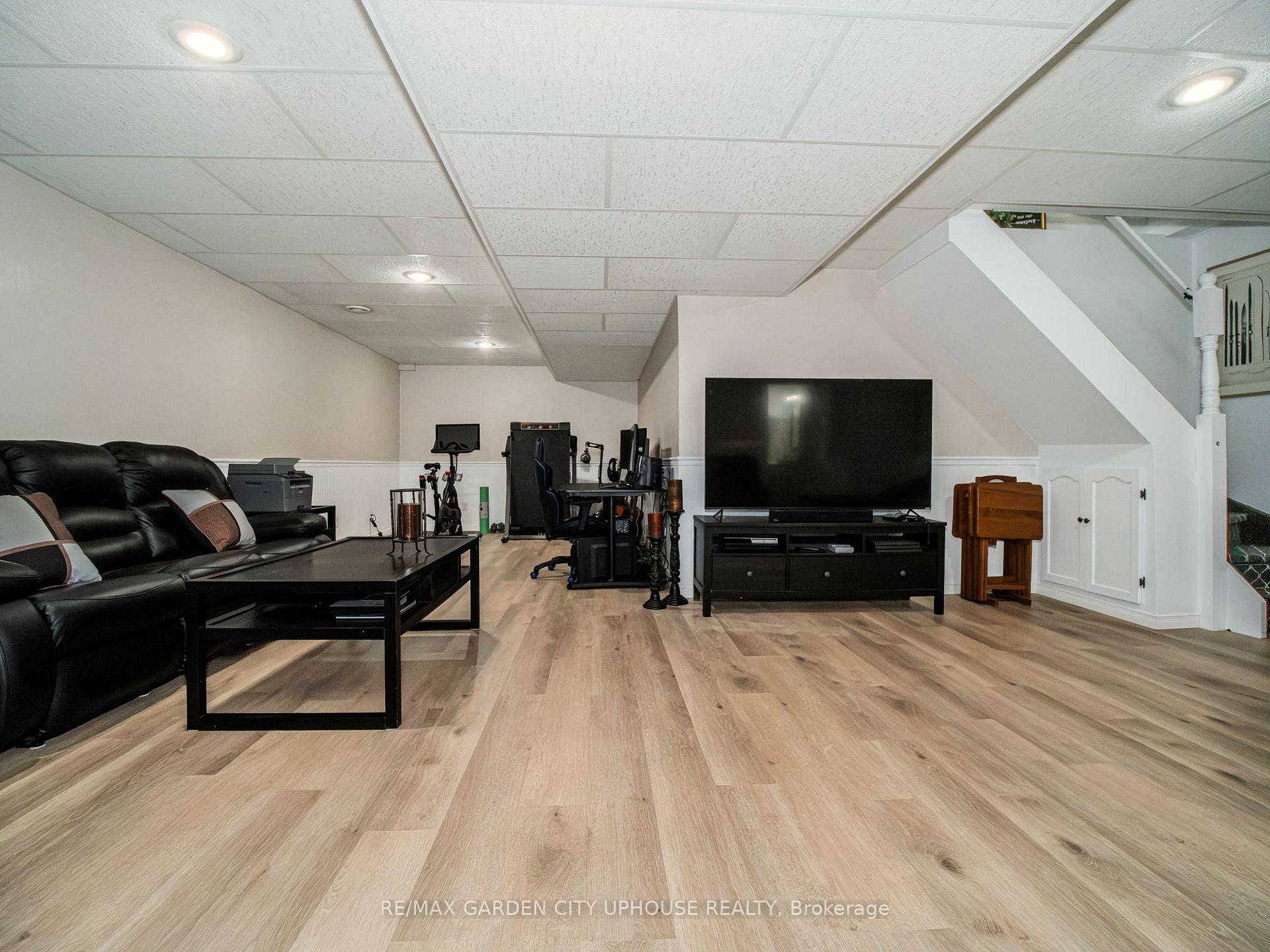 Photo 29 of 12 Foxhill Crescent, St. Catharines, Rykert/Vansickle — HOMEH