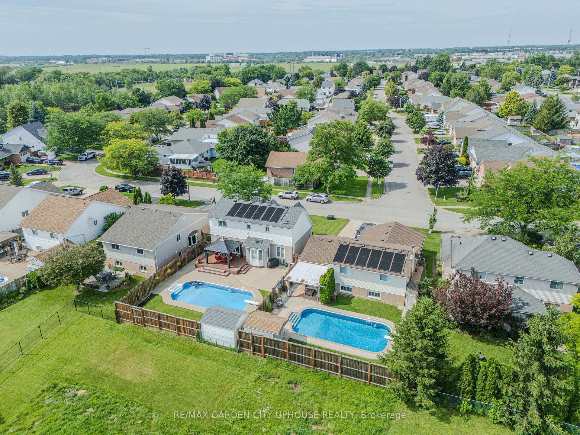 Photo 42 of 12 Foxhill Crescent, St. Catharines, Rykert/Vansickle — HOMEH