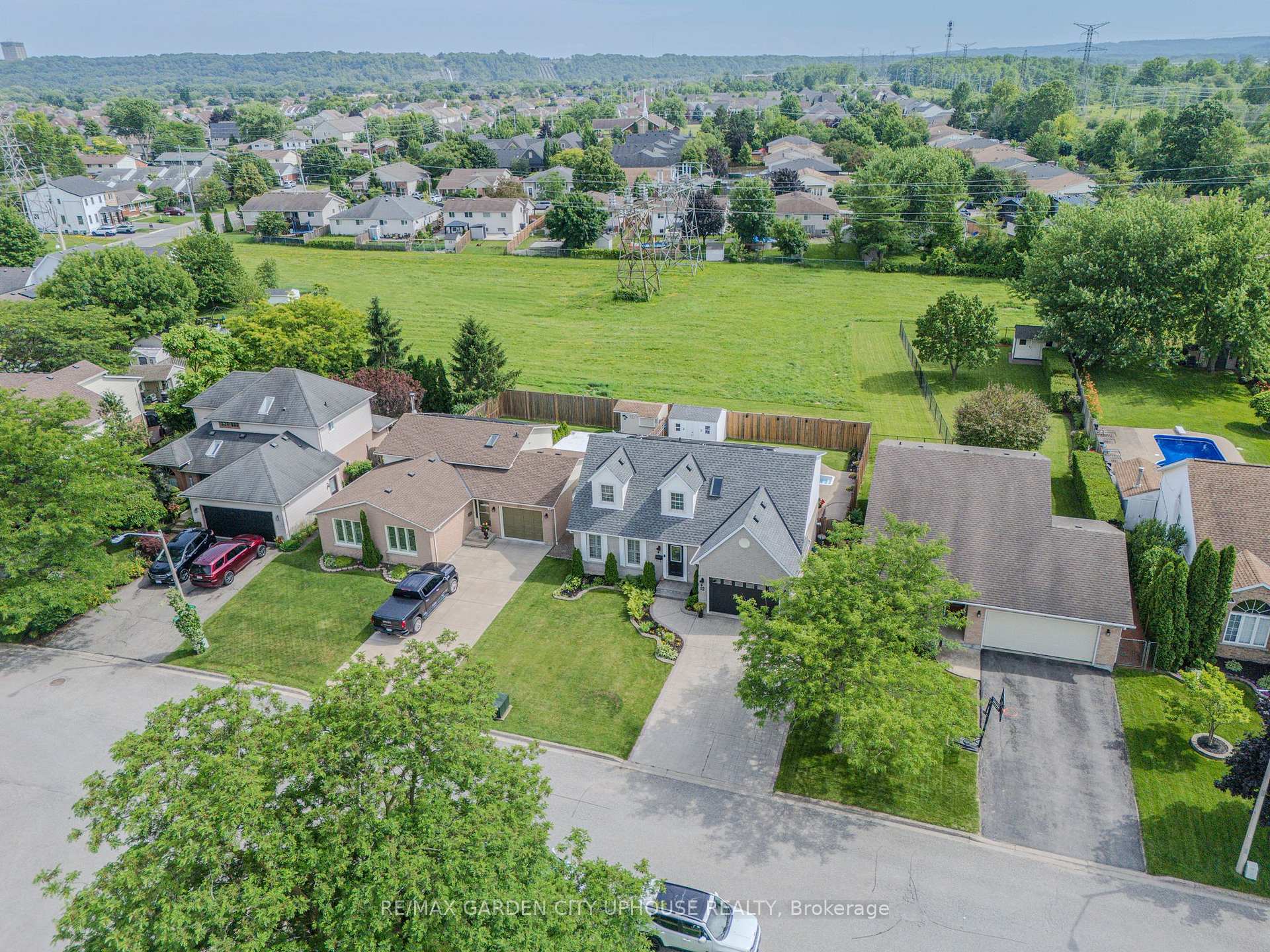 Photo 44 of 12 Foxhill Crescent, St. Catharines, Rykert/Vansickle — HOMEH