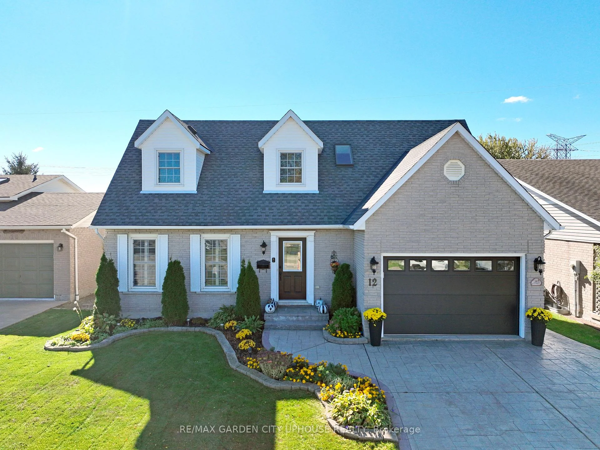Photo 1 of 12 Foxhill Crescent, St. Catharines, Rykert/Vansickle — HOMEH
