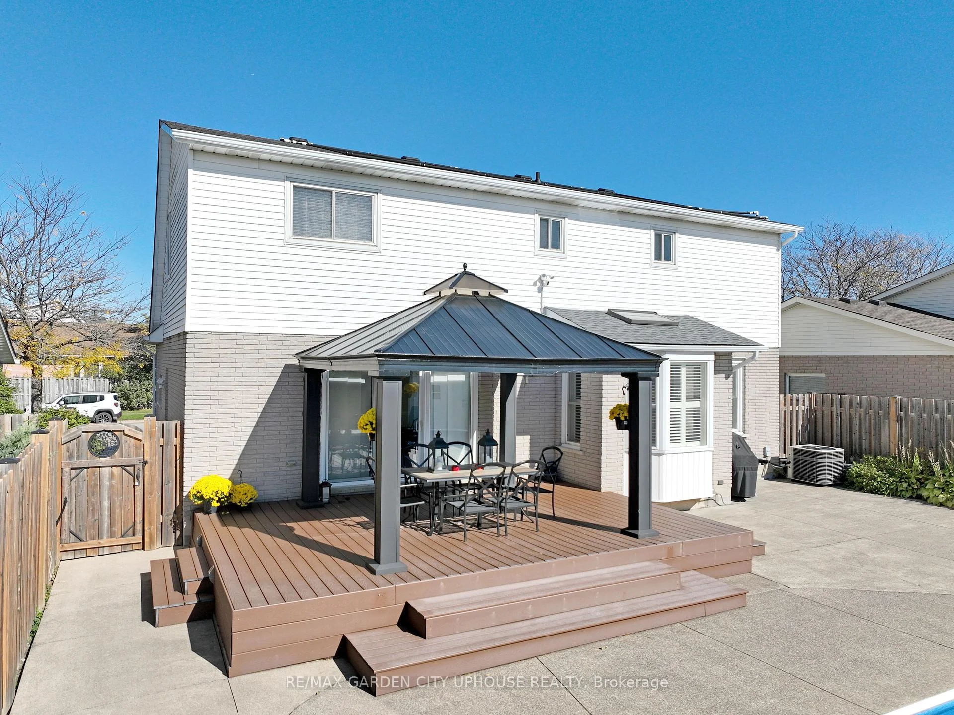 Photo 34 of 12 Foxhill Crescent, St. Catharines, Rykert/Vansickle — HOMEH