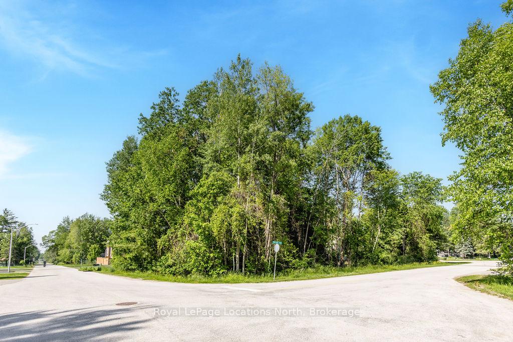 Photo 5 of 7 Smallman Drive, Wasaga Beach — HOMEH