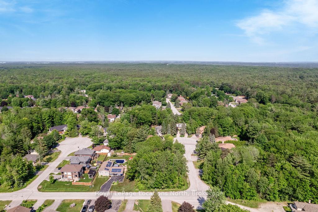 Photo 6 of 7 Smallman Drive, Wasaga Beach — HOMEH