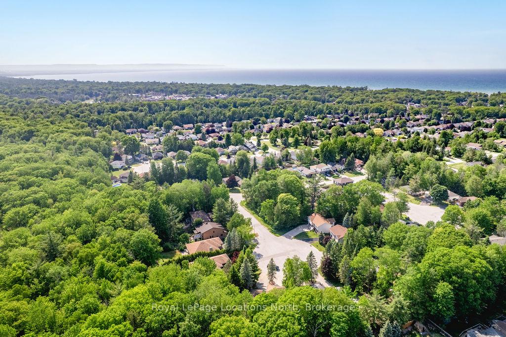 Photo 8 of 7 Smallman Drive, Wasaga Beach — HOMEH