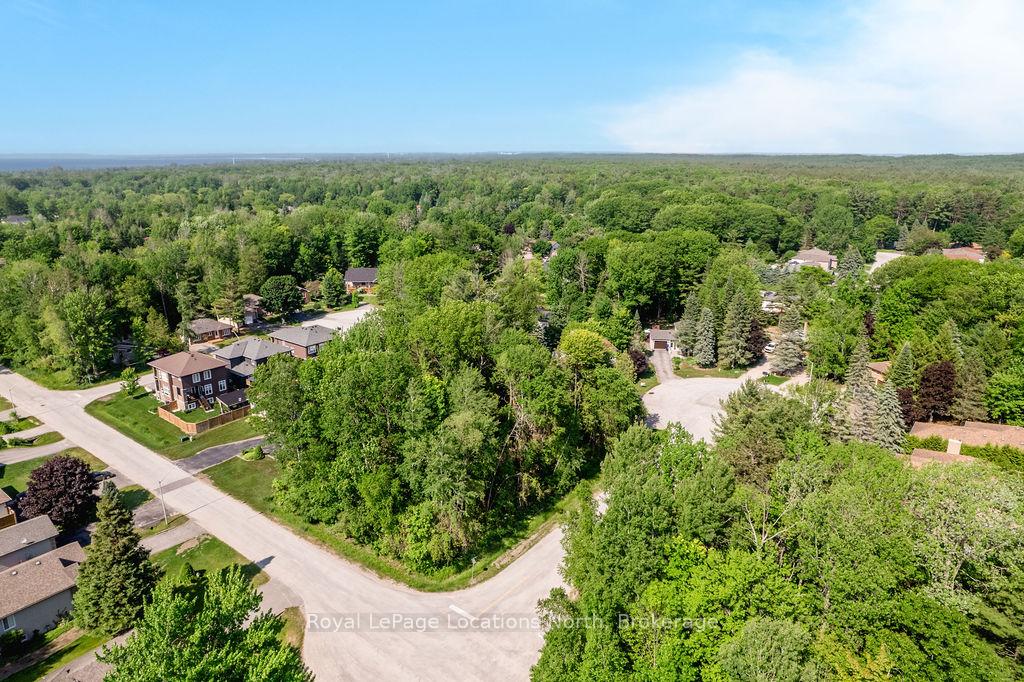 Photo 9 of 7 Smallman Drive, Wasaga Beach — HOMEH