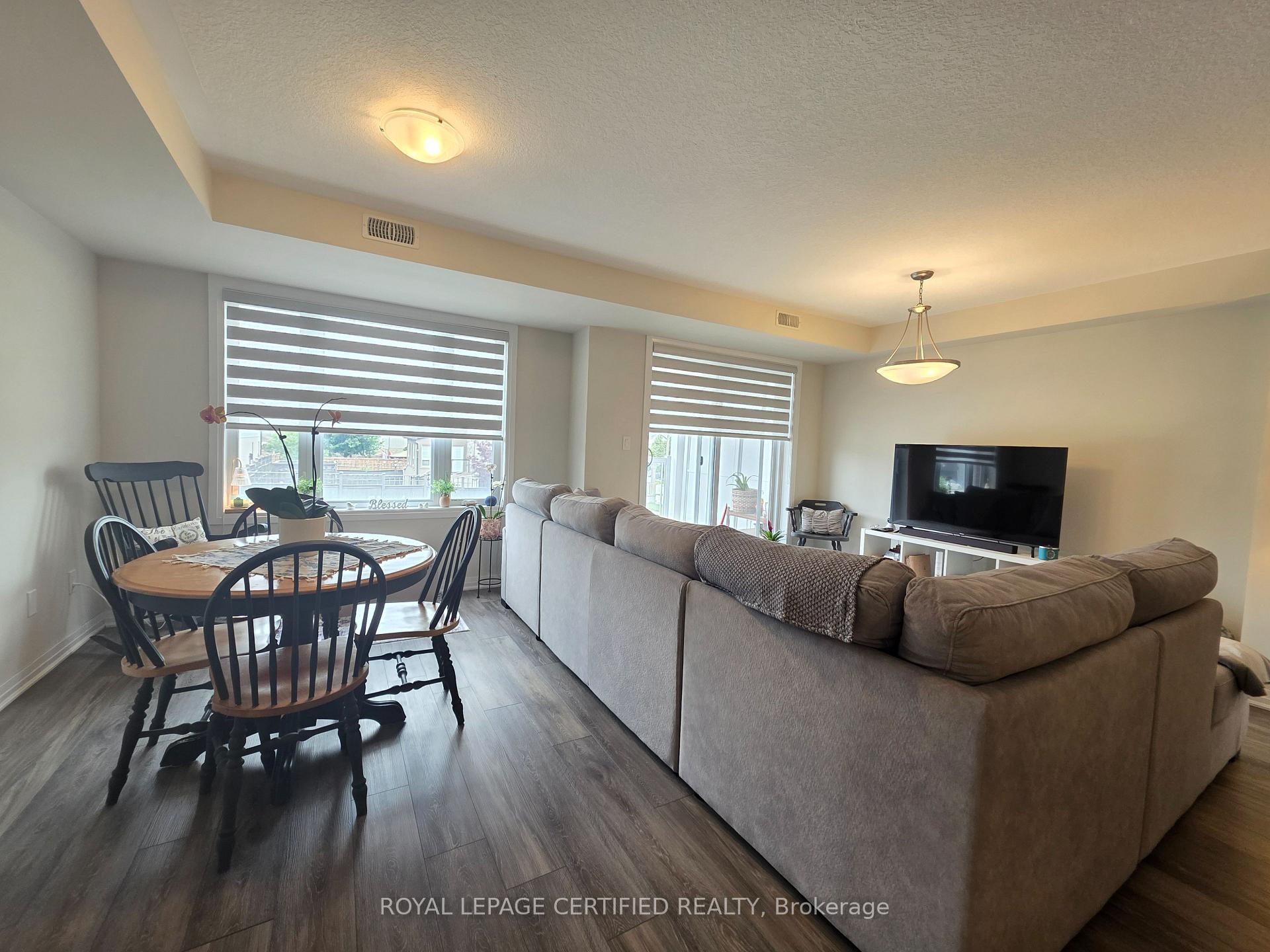 Photo 4 of 9 Valencia Avenue, Kitchener, Trussler — HOMEH