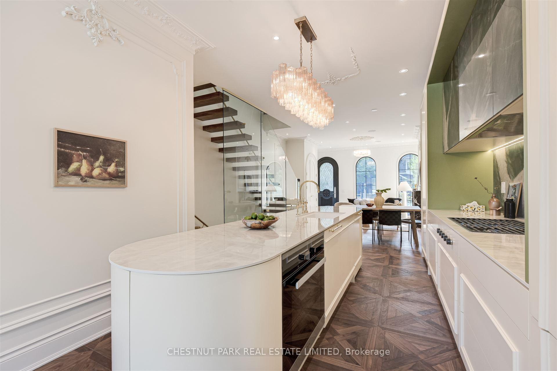 Photo 8 of 539 Crawford Street, Toronto, Palmerston-Little Italy — HOMEH