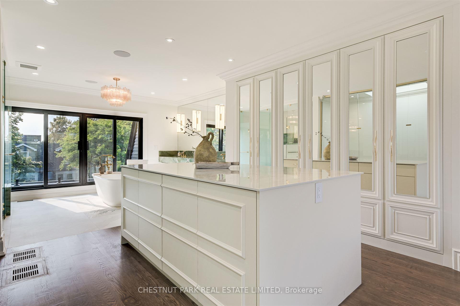 Photo 11 of 539 Crawford Street, Toronto, Palmerston-Little Italy — HOMEH