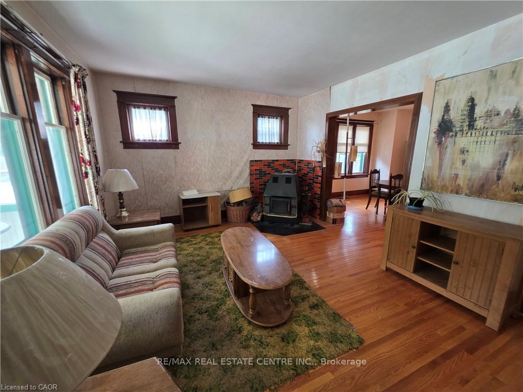 Photo 5 of 20 Fairview Avenue, Kitchener, King East — HOMEH
