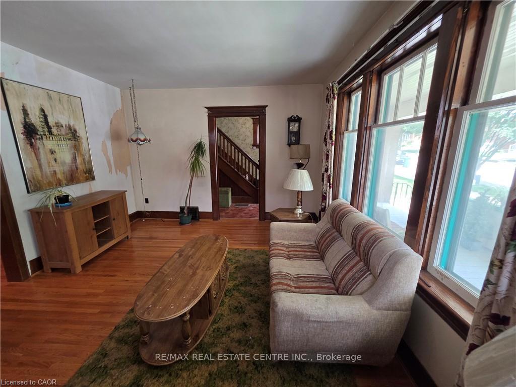 Photo 7 of 20 Fairview Avenue, Kitchener, King East — HOMEH