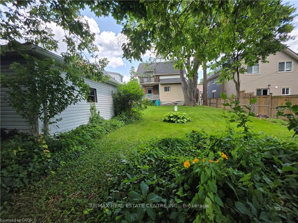 Photo 17 of 20 Fairview Avenue, Kitchener, King East — HOMEH