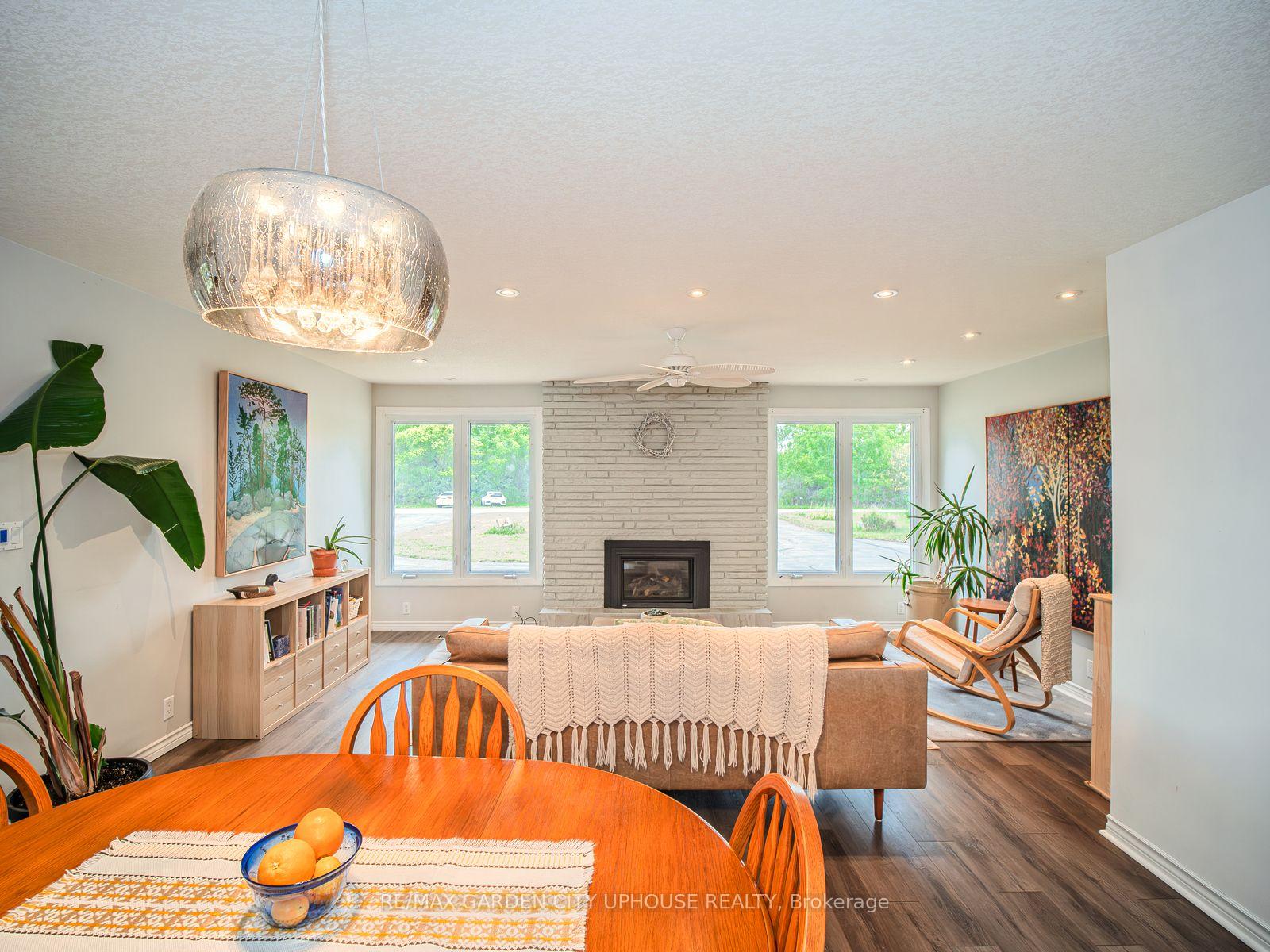 Photo 5 of 373 Darby Road, Welland, Cooks Mills — HOMEH