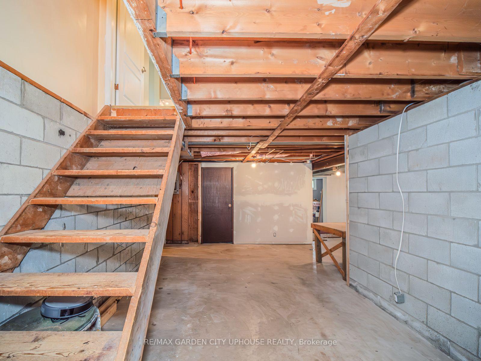 Photo 17 of 373 Darby Road, Welland, Cooks Mills — HOMEH