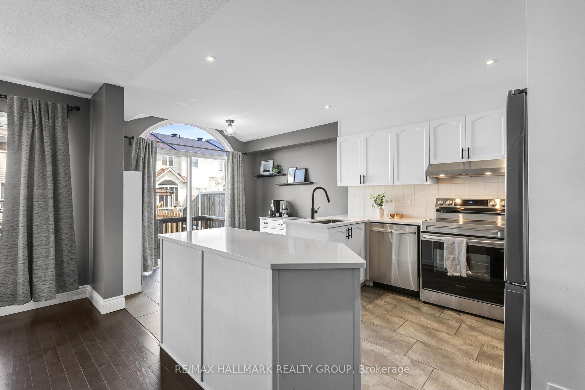 Photo 7 of 602 Louis Toscano Drive, Ottawa, Avalon East — HOMEH
