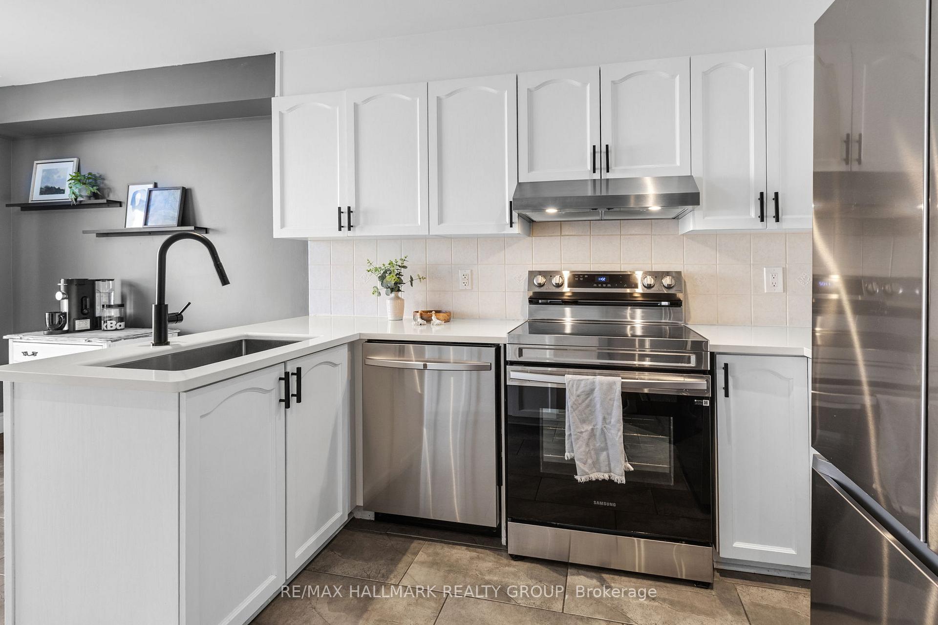 Photo 10 of 602 Louis Toscano Drive, Ottawa, Avalon East — HOMEH