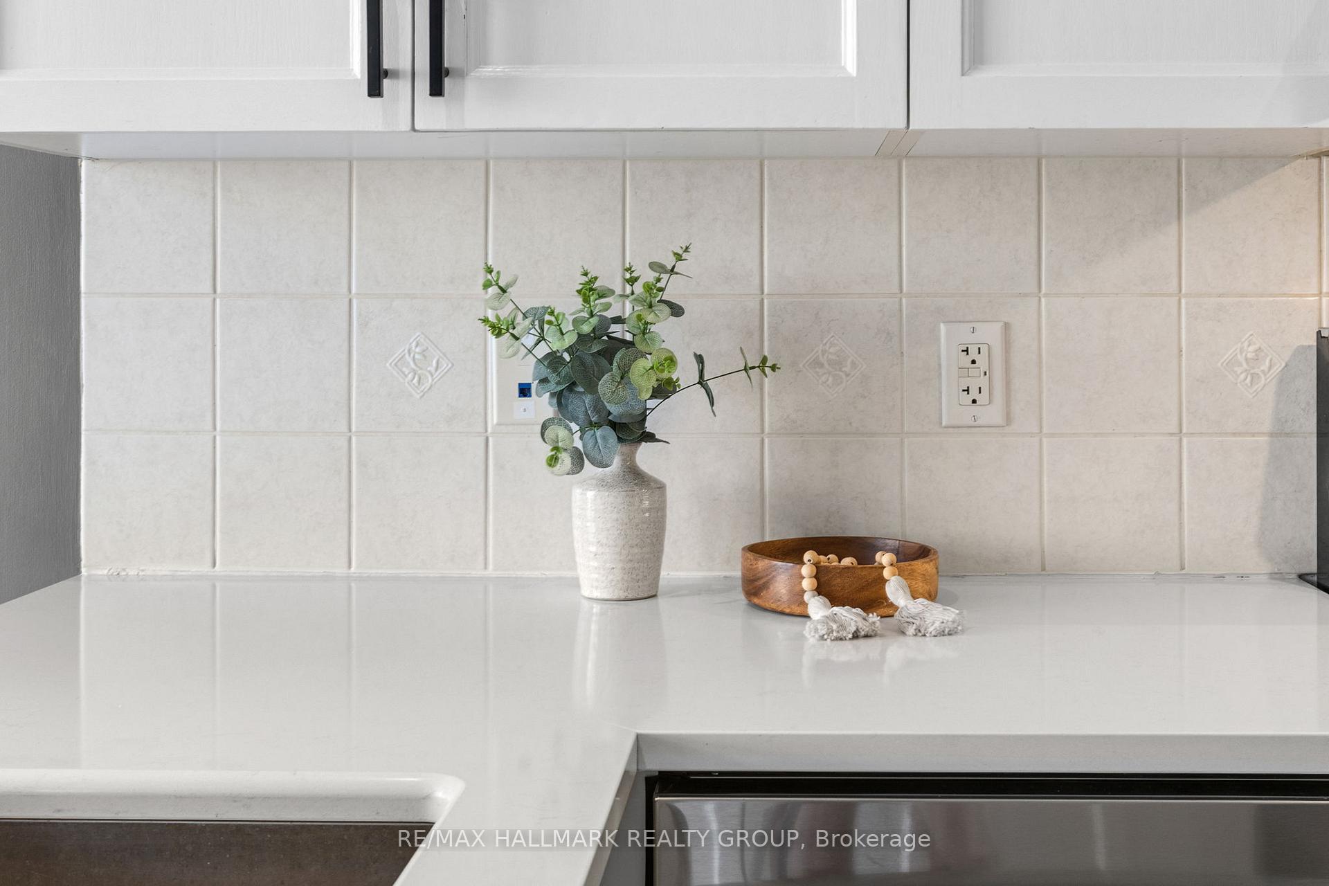 Photo 12 of 602 Louis Toscano Drive, Ottawa, Avalon East — HOMEH