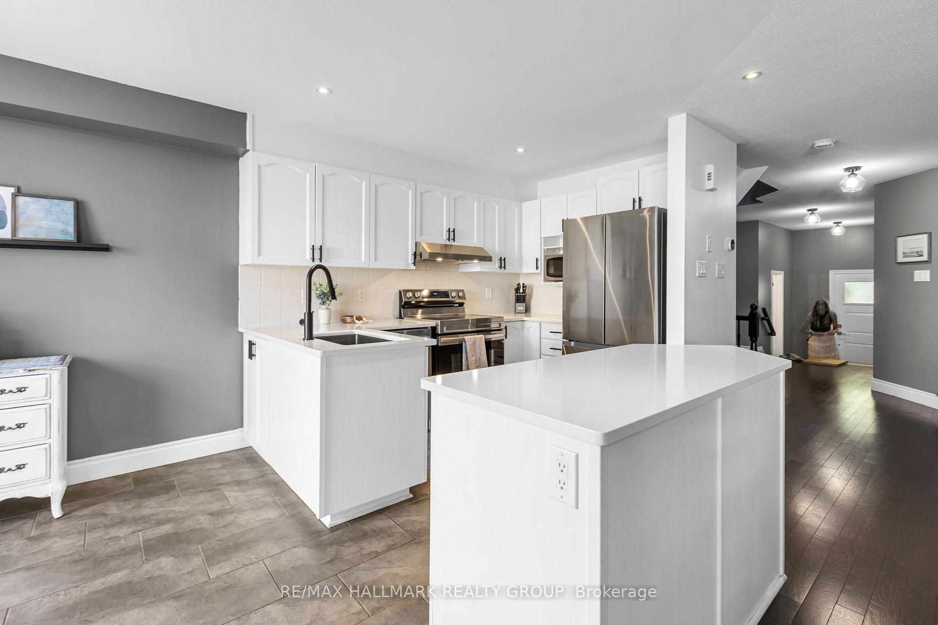 Photo 13 of 602 Louis Toscano Drive, Ottawa, Avalon East — HOMEH