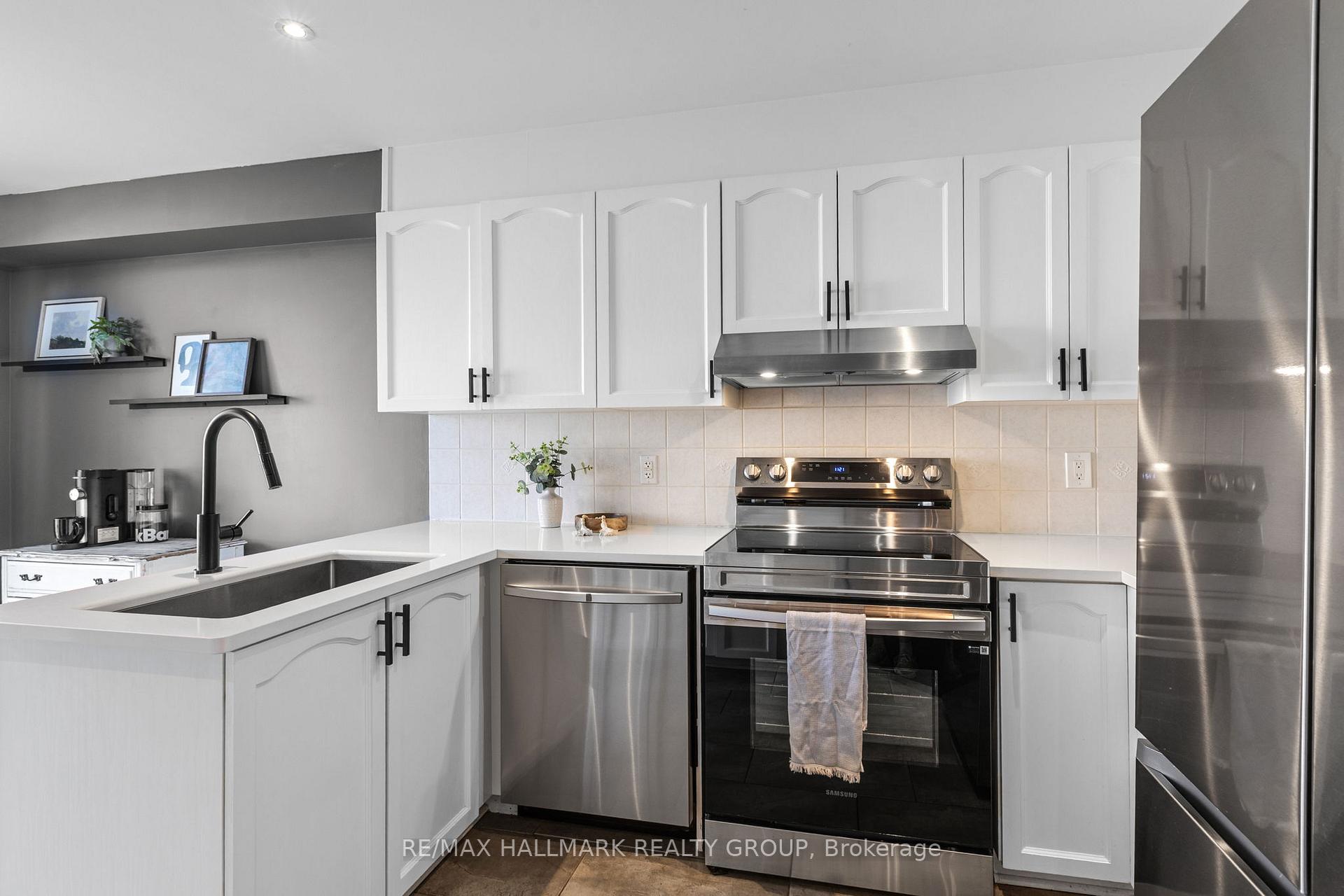 Photo 14 of 602 Louis Toscano Drive, Ottawa, Avalon East — HOMEH