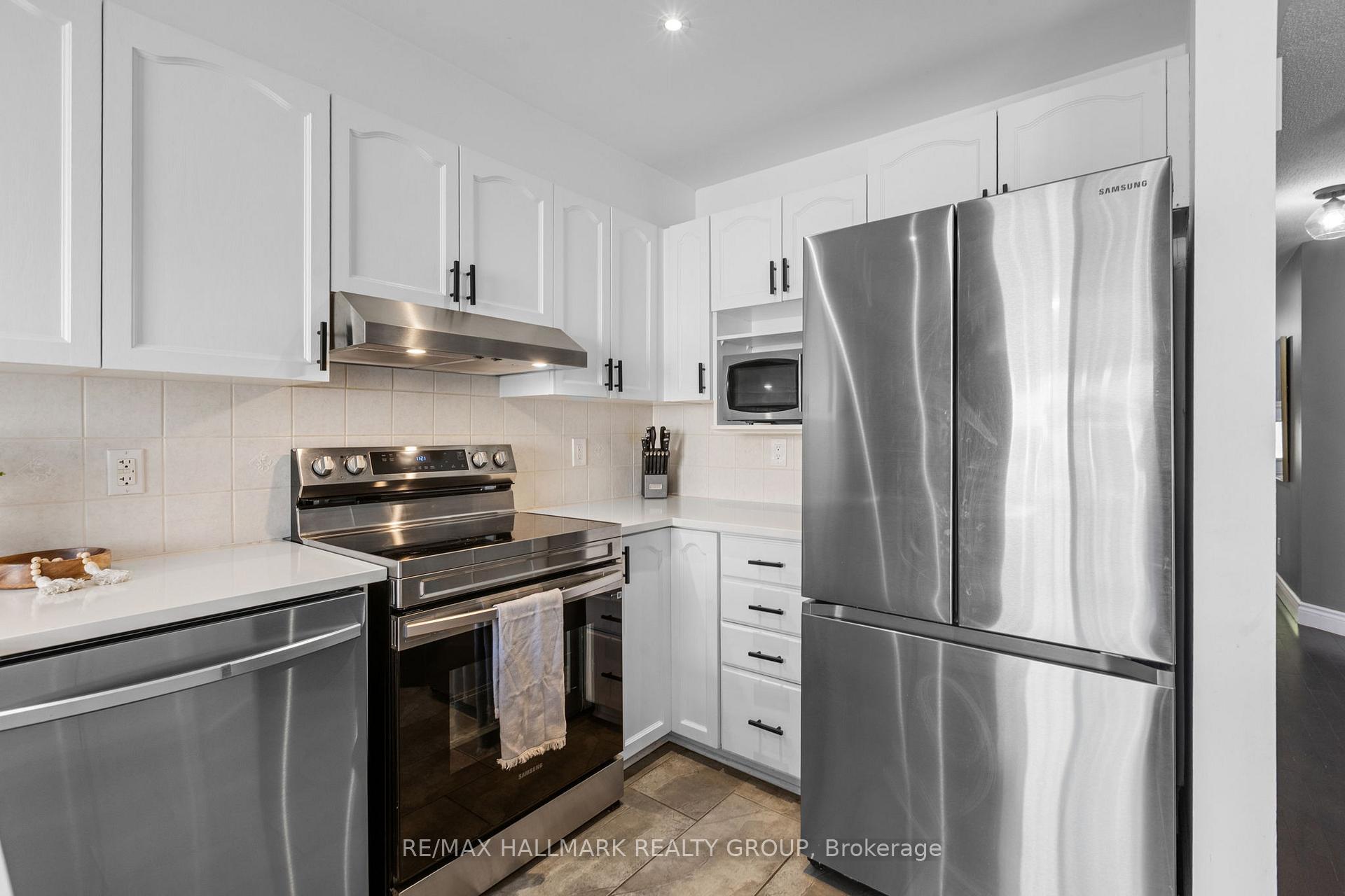 Photo 15 of 602 Louis Toscano Drive, Ottawa, Avalon East — HOMEH