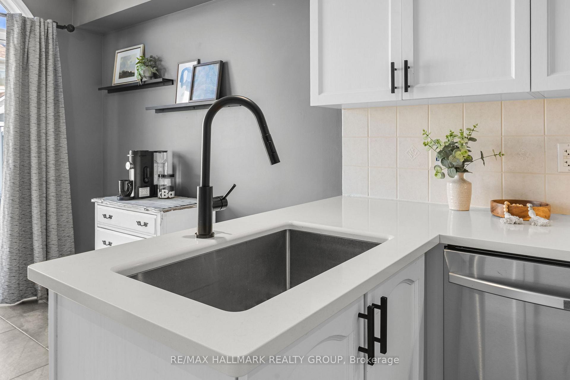 Photo 16 of 602 Louis Toscano Drive, Ottawa, Avalon East — HOMEH