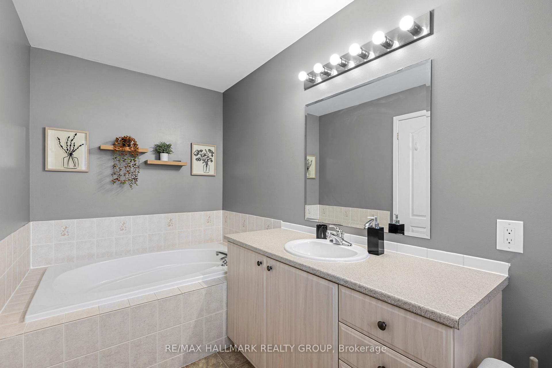 Photo 21 of 602 Louis Toscano Drive, Ottawa, Avalon East — HOMEH