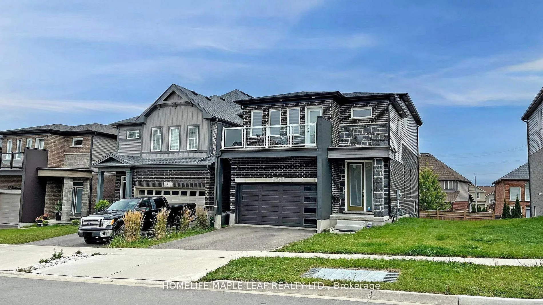 Photo 2 of 59 Saddlebrook Court, Kitchener — HOMEH