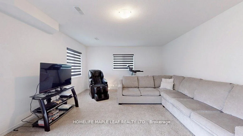 Photo 32 of 59 Saddlebrook Court, Kitchener — HOMEH