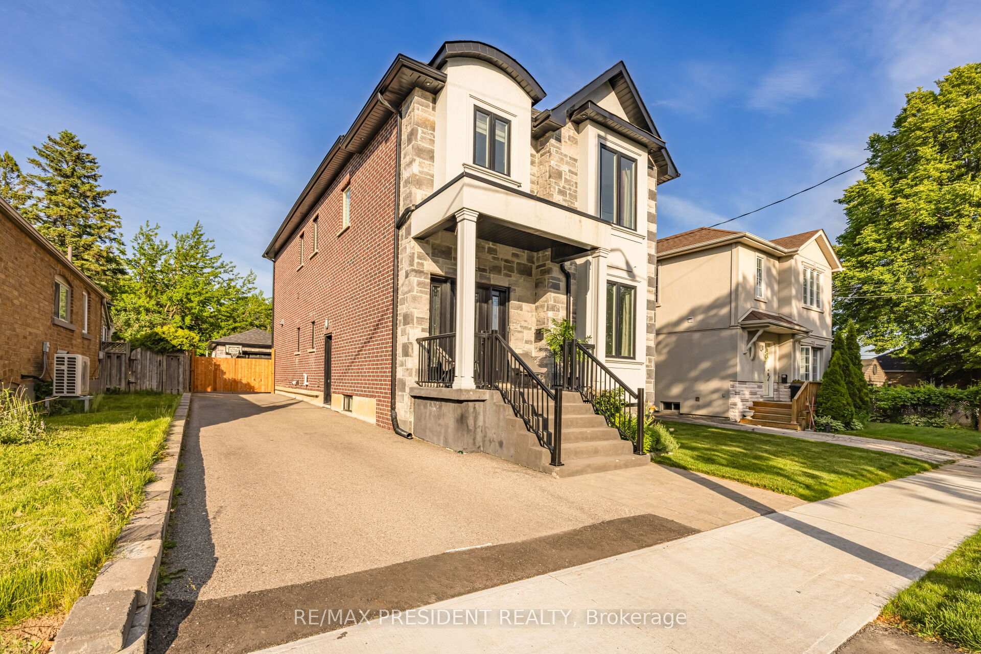 Photo 1 of 3 Highvale Road, Scarborough, Clairlea-Birchmount — HOMEH