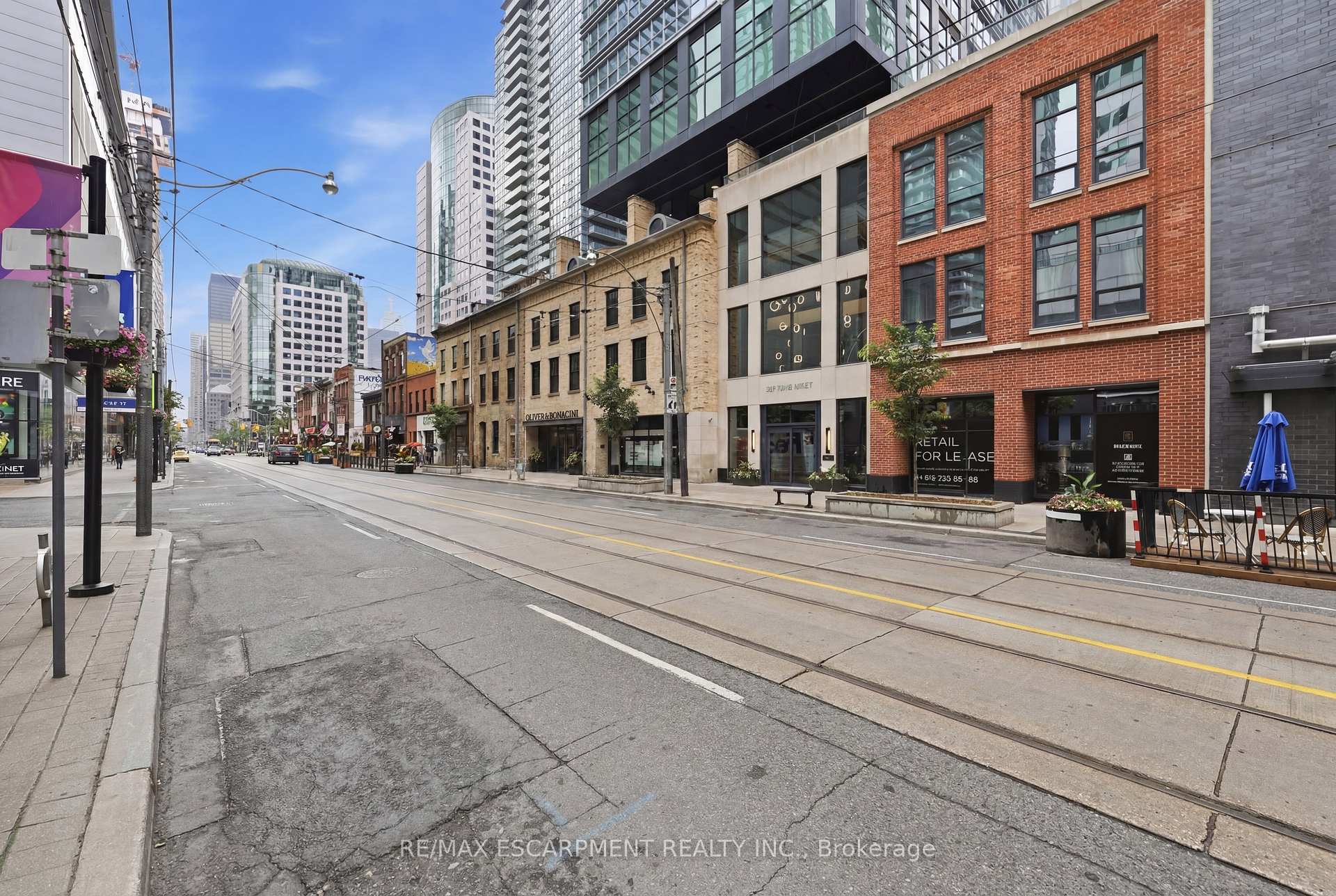 Photo 3 of Unit 802, 327 King Street W, Toronto, Waterfront Communities — HOMEH