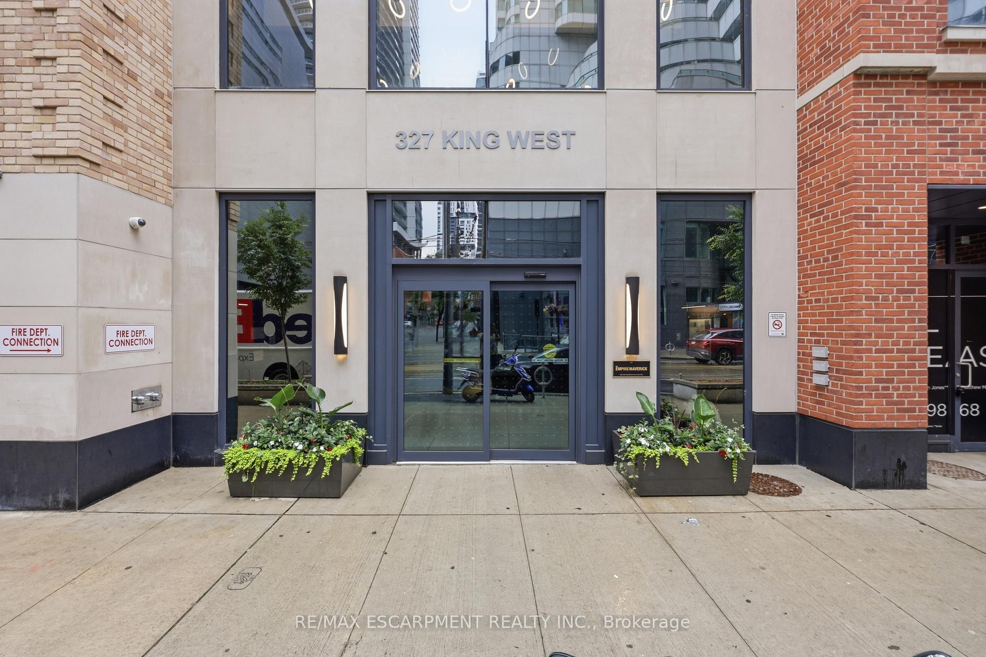 Photo 4 of Unit 802, 327 King Street W, Toronto, Waterfront Communities — HOMEH