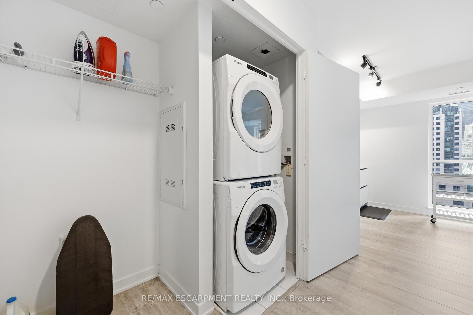 Photo 9 of Unit 802, 327 King Street W, Toronto, Waterfront Communities — HOMEH